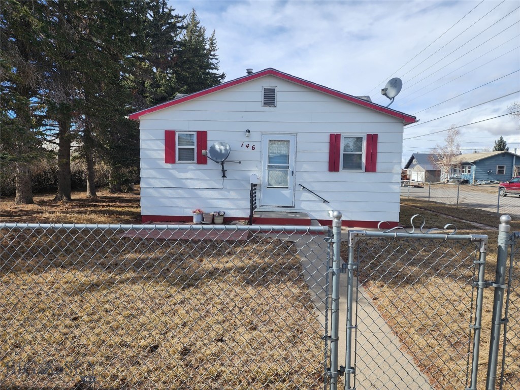 Seller is willing to pay up to $2,500.00 of the buyer's closing costs. Very cute single level home. Move in ready. Fully remodeled with as open a concept as this home will allow for its size. New paint, new flooring, new walk in show, new toilet, new sink, new breaker box, newer refrigerator, newer range and a new hot water heater. Garage is fully finished with a concrete floor and a garage door opener. This oversized lot is fully fenced with beautiful mature trees in the yard. All of this on the corner of 3rd Ave NW and 2nd St NW. The Jim Gregg Tennis Complex is one block away for those that want to get out and exercise. Conveniently located to get around town.