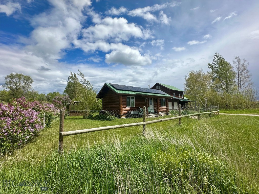 2225 Stagecoach Trail Road
