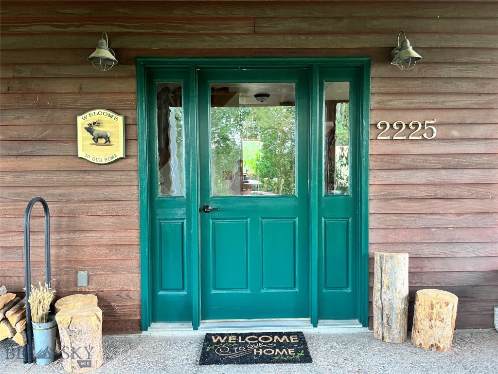 2225 Stagecoach Trail Road