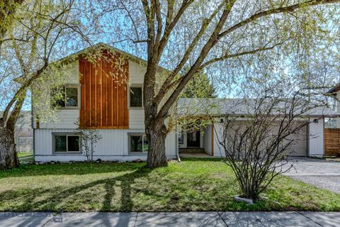 Photo of 1816 S Rouse Ave #1 & 2, Bozeman, MT 59715 (MLS # 401951)