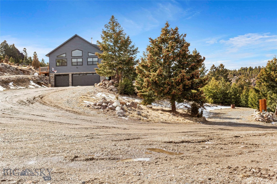 960 Tenderfoot Trail