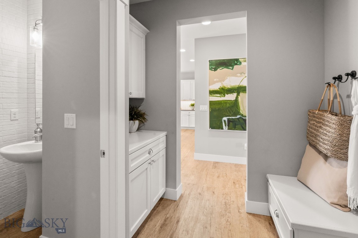 Belgrade, Montana 59714, United States, 3 Bedrooms Bedrooms, ,3 BathroomsBathrooms,Residential,Active,108010