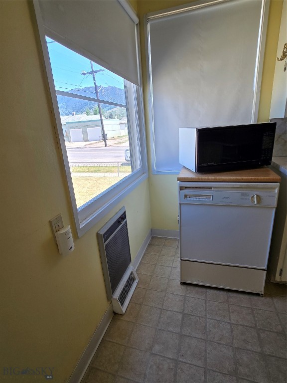 Butte, Montana 59701, United States, 4 Bedrooms Bedrooms, ,2 BathroomsBathrooms,Residential,Pending,153532