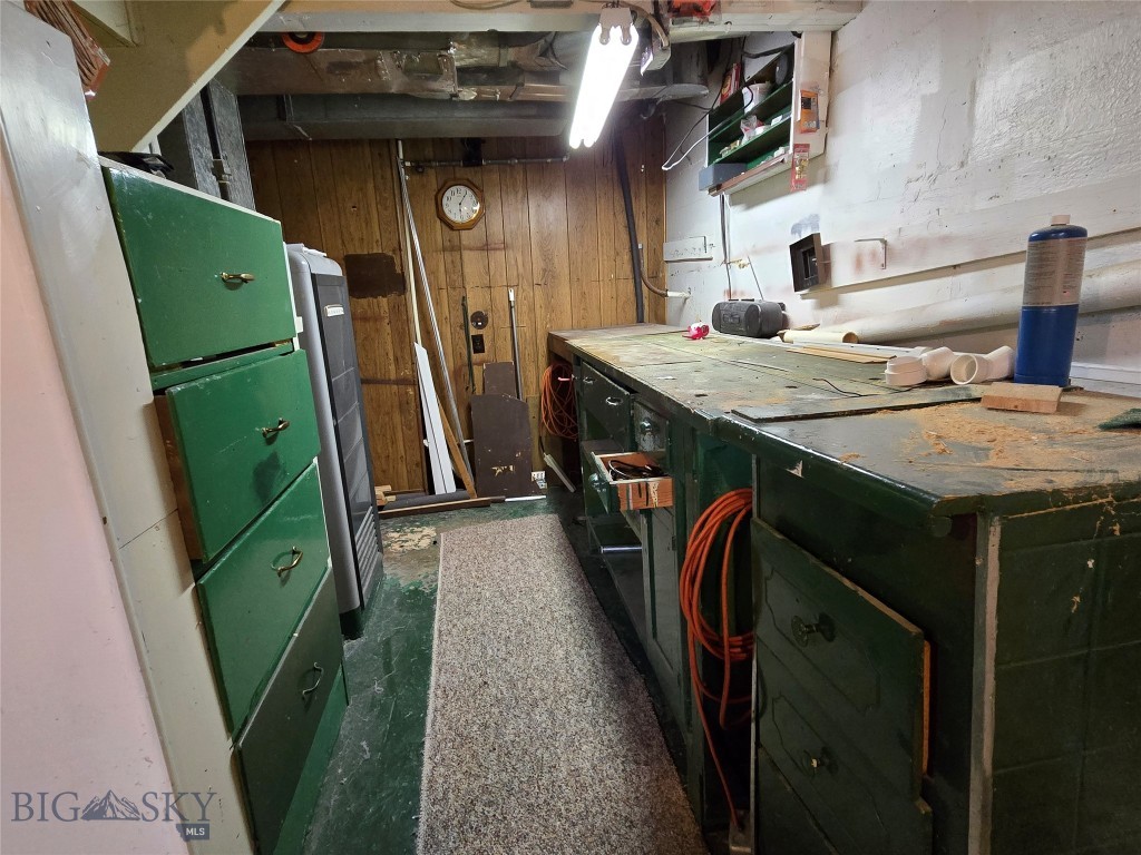 Butte, Montana 59701, United States, 4 Bedrooms Bedrooms, ,2 BathroomsBathrooms,Residential,Pending,153532