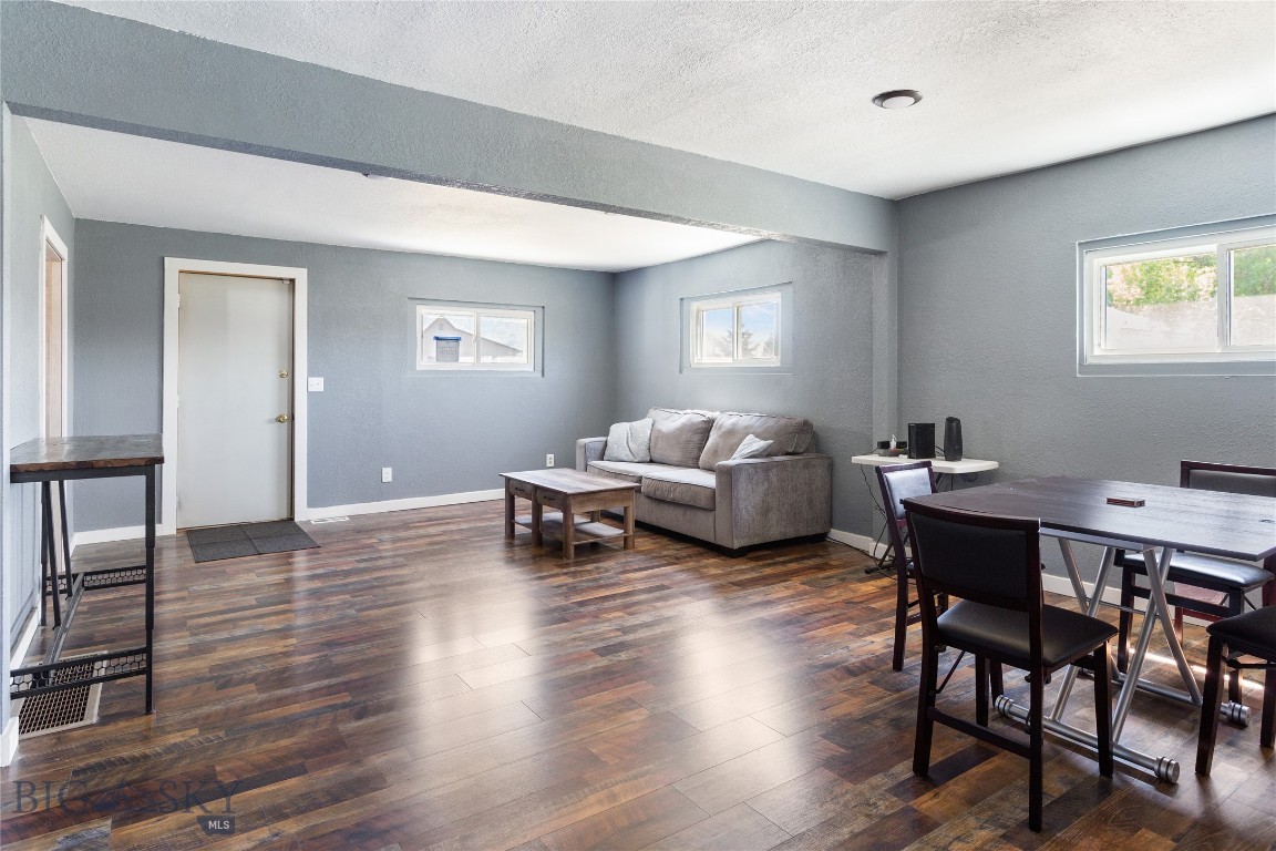 4053 Wynne