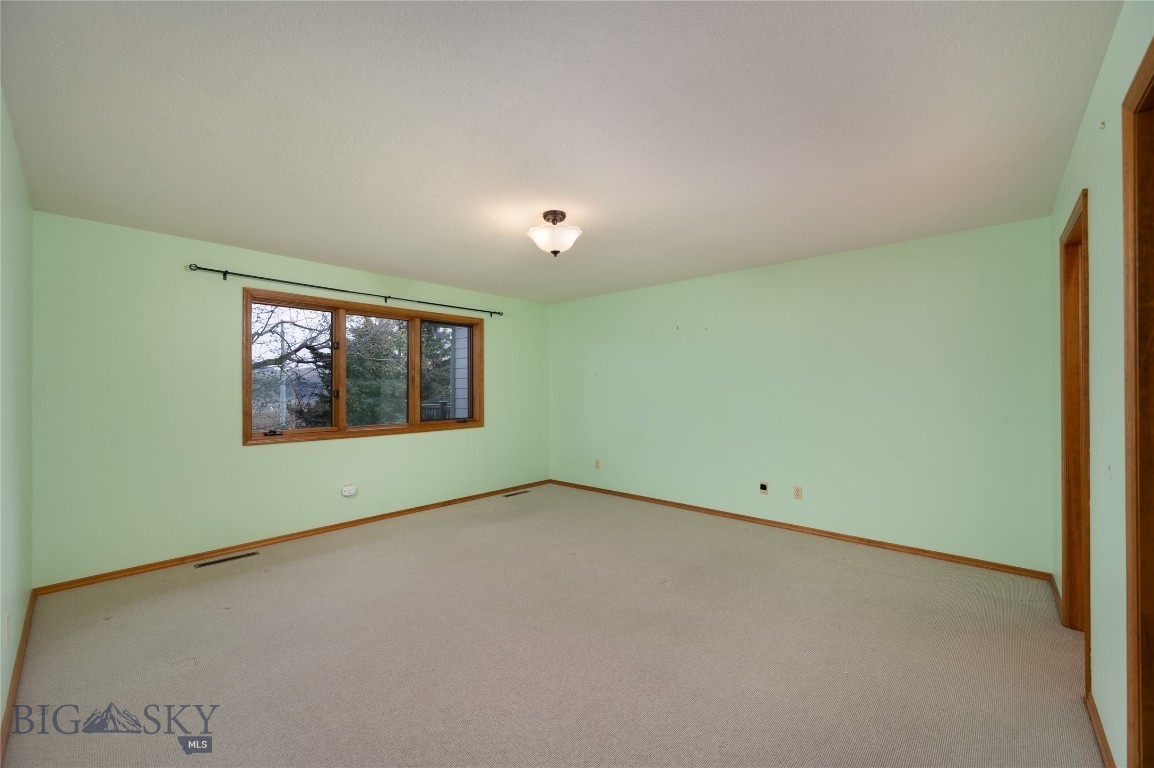 Highwood Est condo - Residential