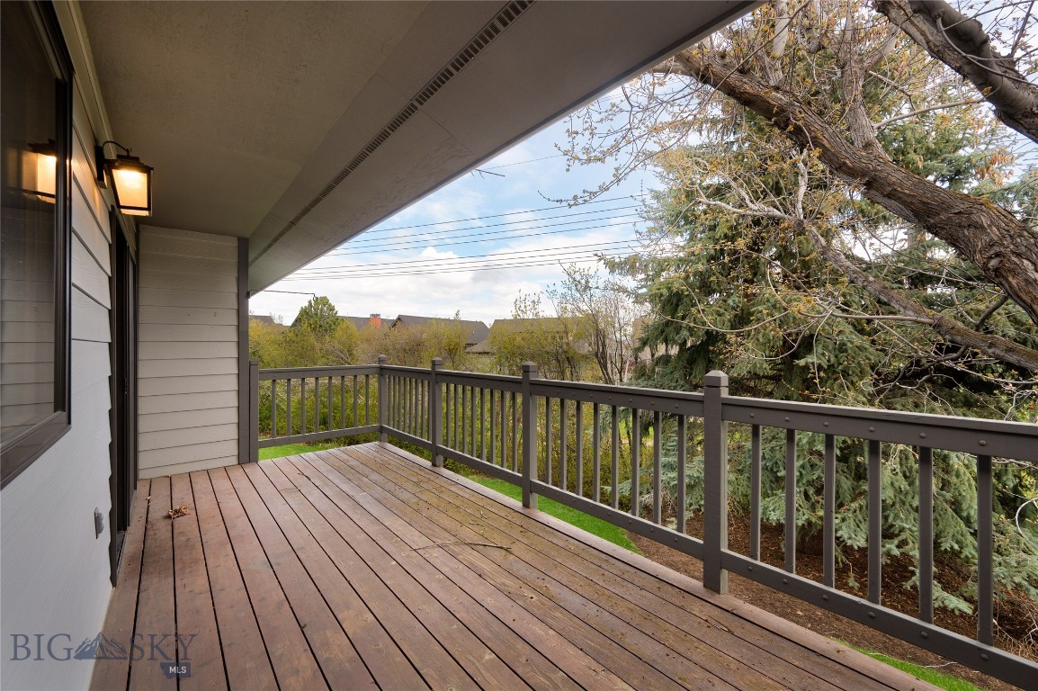 Highwood Est condo - Residential