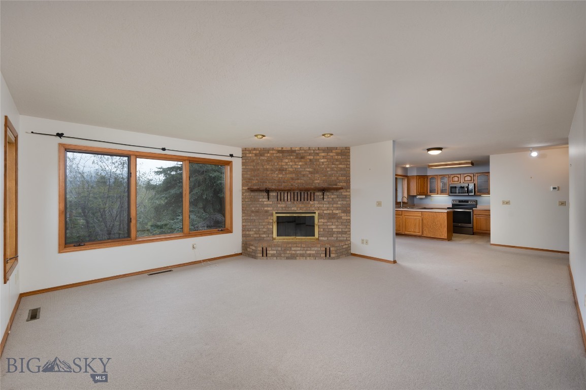 Highwood Est condo - Residential