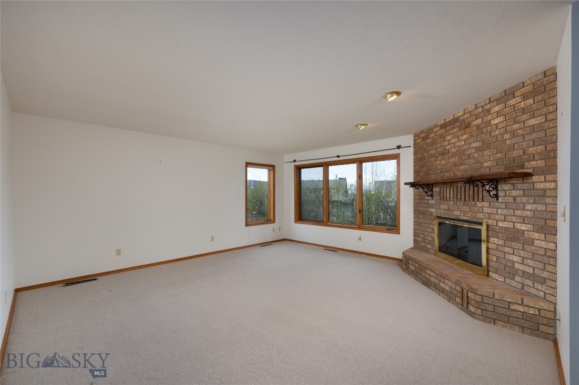Highwood Est condo - Residential