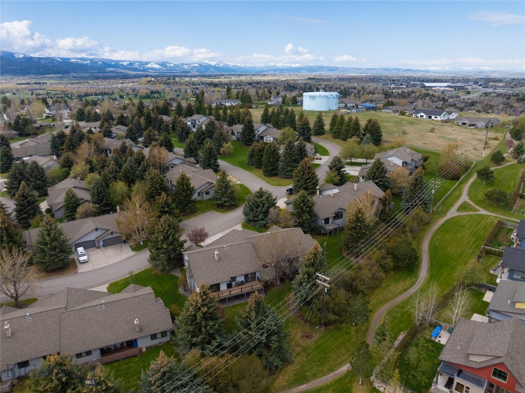 Highwood Est condo - Residential