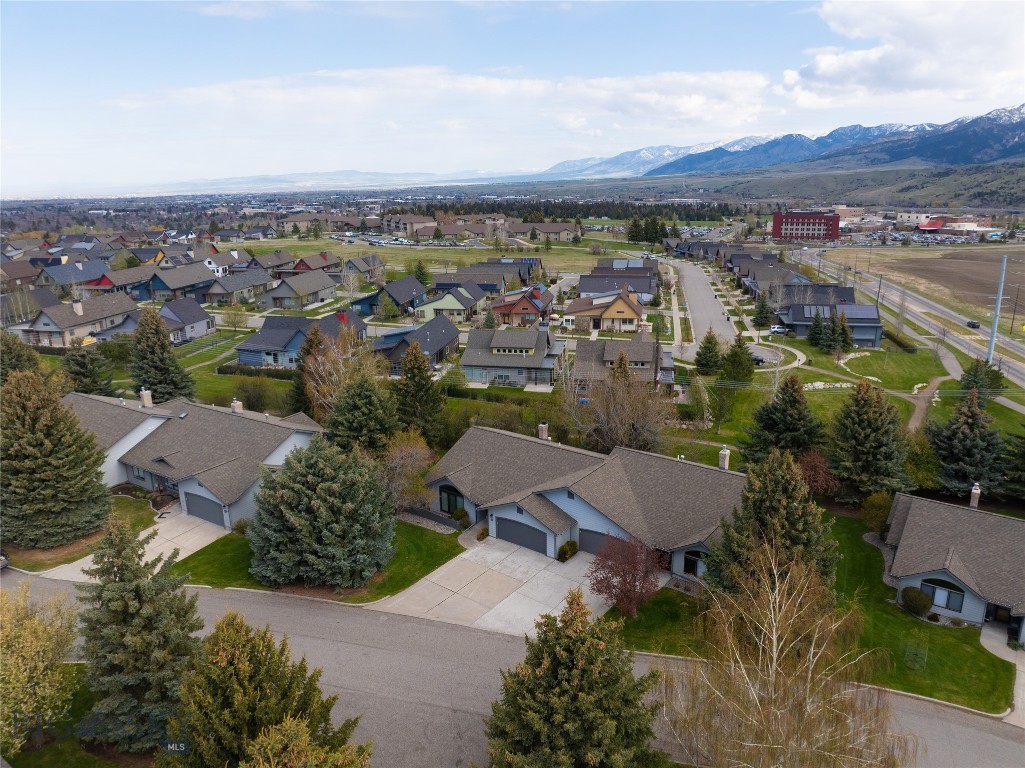 Highwood Est condo - Residential