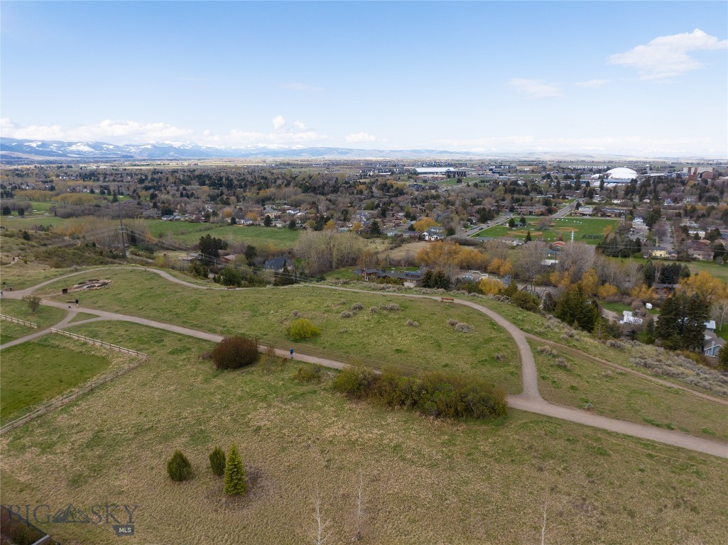 Highwood Est condo - Residential