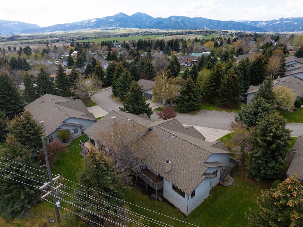 Highwood Est condo - Residential