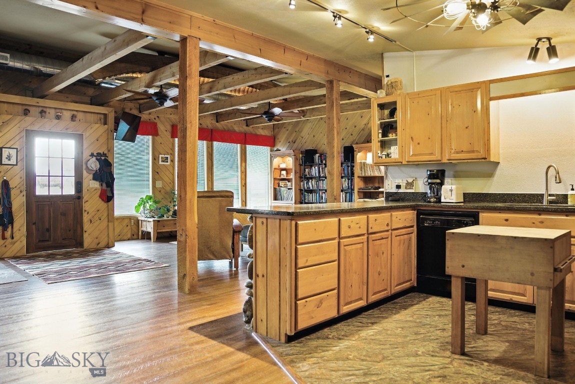 Yellowstone Gateway Estates - Residential