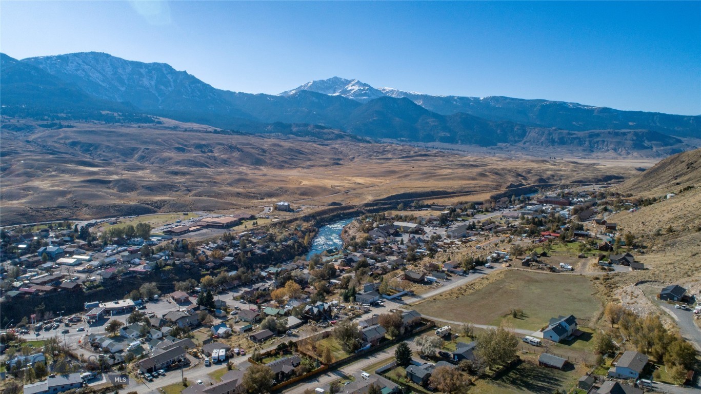 Gardiner View Estates - Residential