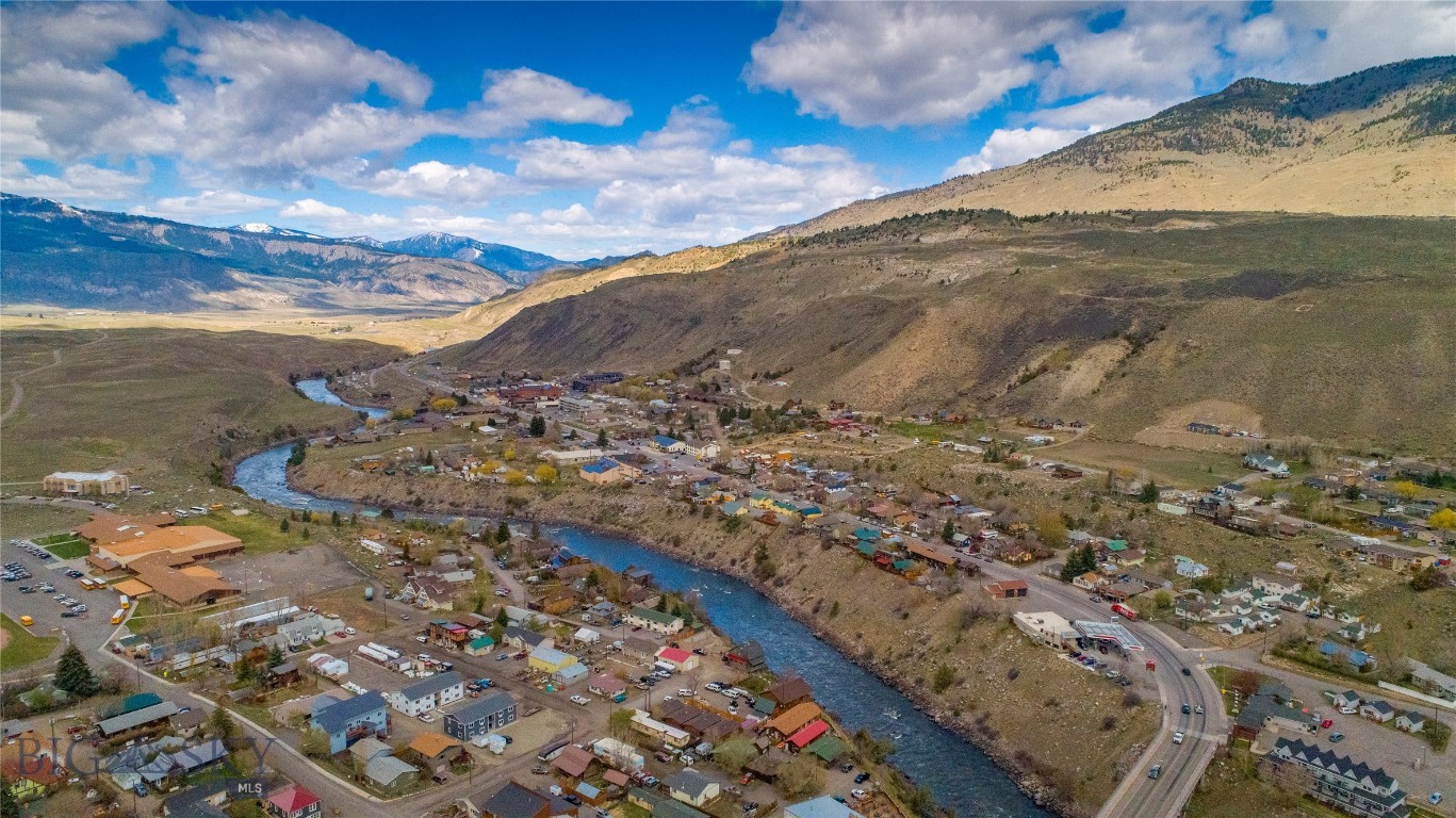 Gardiner View Estates - Residential