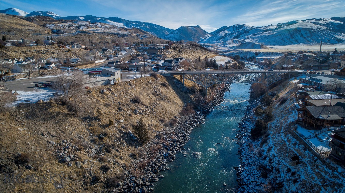 Gardiner View Estates - Residential