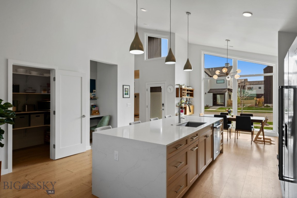 Bozeman, Montana 59718, United States, 3 Bedrooms Bedrooms, ,3 BathroomsBathrooms,Residential,Contingent,128215