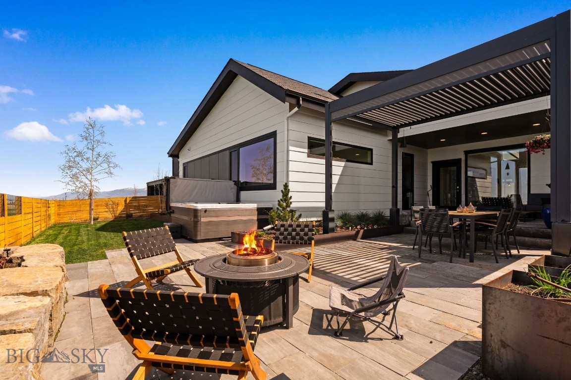 Bozeman, Montana 59718, United States, 3 Bedrooms Bedrooms, ,3 BathroomsBathrooms,Residential,Contingent,128215