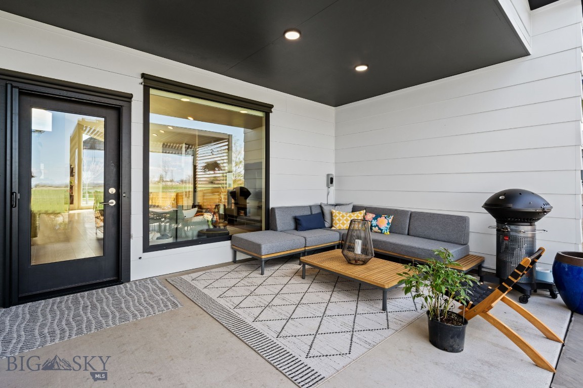 Bozeman, Montana 59718, United States, 3 Bedrooms Bedrooms, ,3 BathroomsBathrooms,Residential,Contingent,128215