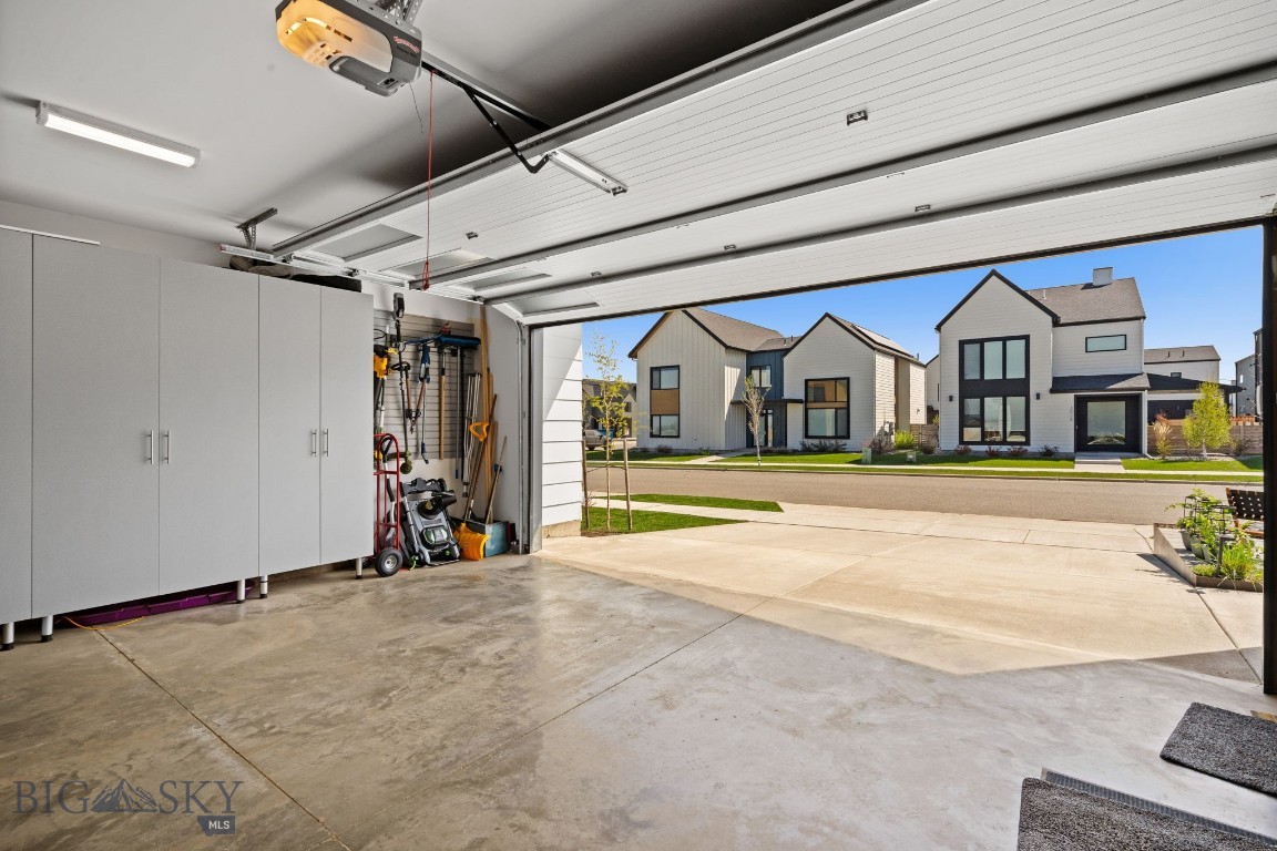 Bozeman, Montana 59718, United States, 3 Bedrooms Bedrooms, ,3 BathroomsBathrooms,Residential,Contingent,128215