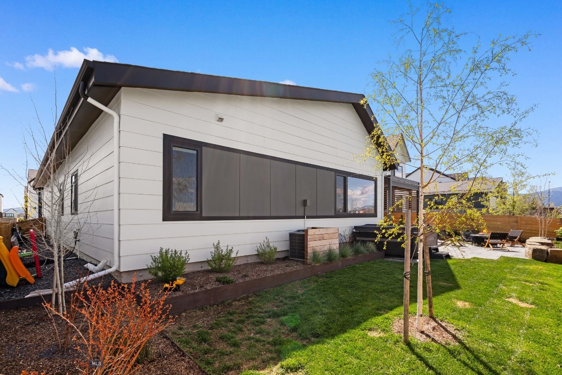 Bozeman, Montana 59718, United States, 3 Bedrooms Bedrooms, ,3 BathroomsBathrooms,Residential,Contingent,128215