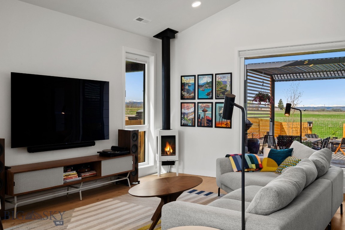 Bozeman, Montana 59718, United States, 3 Bedrooms Bedrooms, ,3 BathroomsBathrooms,Residential,Contingent,128215