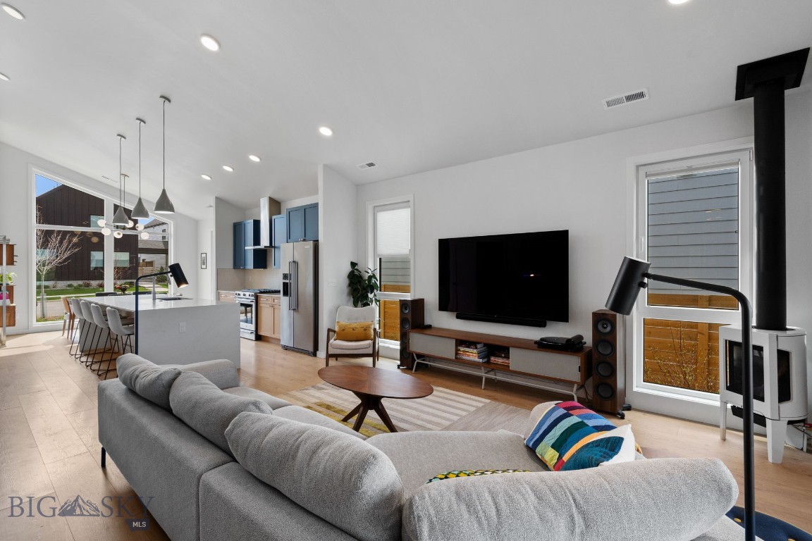 Bozeman, Montana 59718, United States, 3 Bedrooms Bedrooms, ,3 BathroomsBathrooms,Residential,Contingent,128215