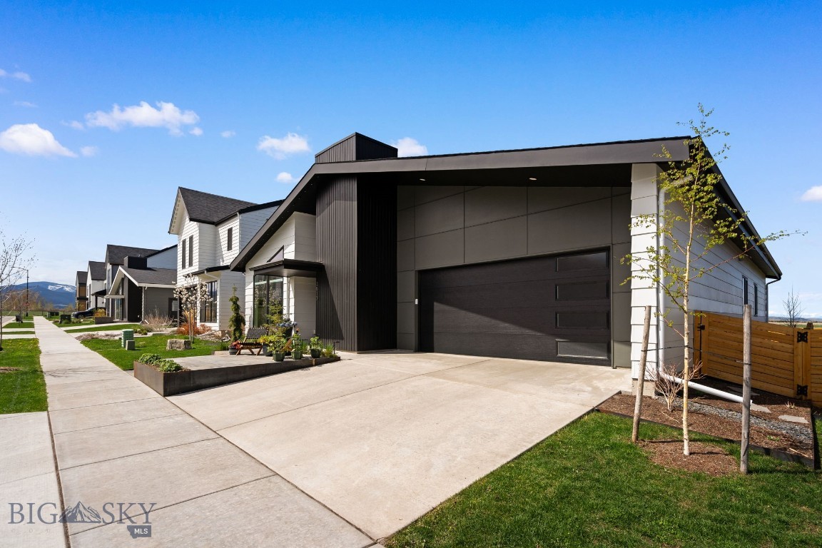 Bozeman, Montana 59718, United States, 3 Bedrooms Bedrooms, ,3 BathroomsBathrooms,Residential,Contingent,128215