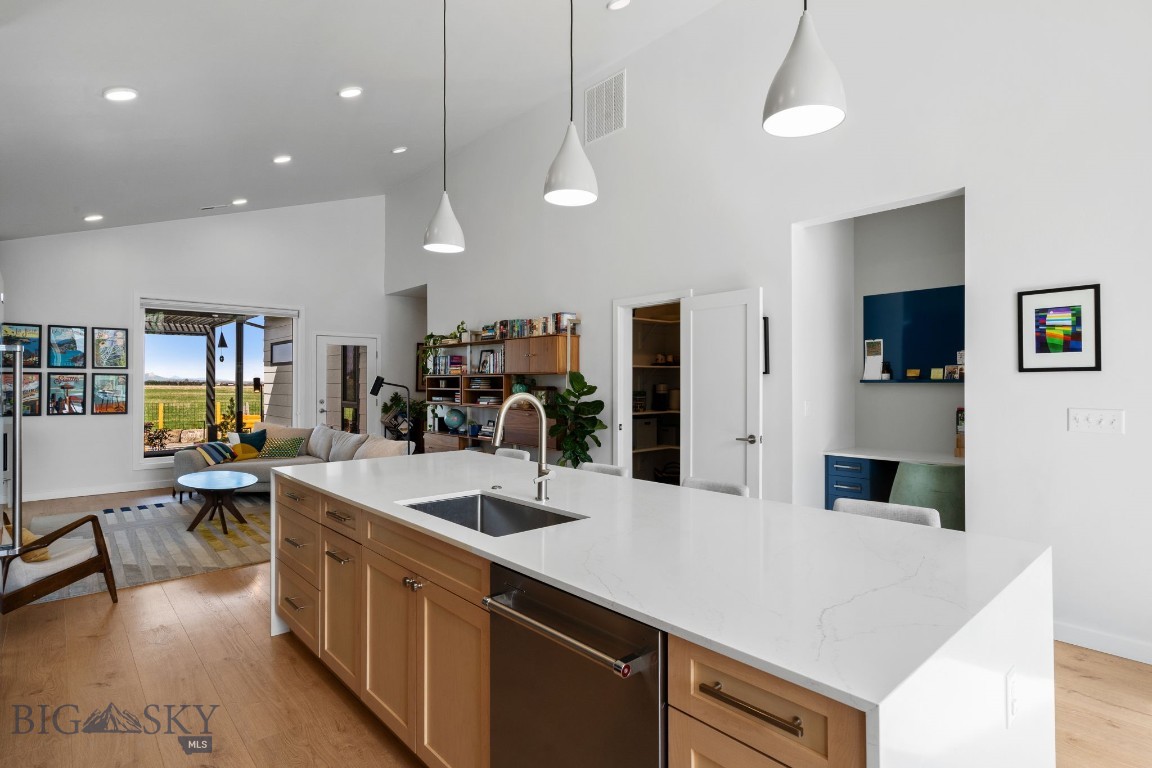 Bozeman, Montana 59718, United States, 3 Bedrooms Bedrooms, ,3 BathroomsBathrooms,Residential,Contingent,128215