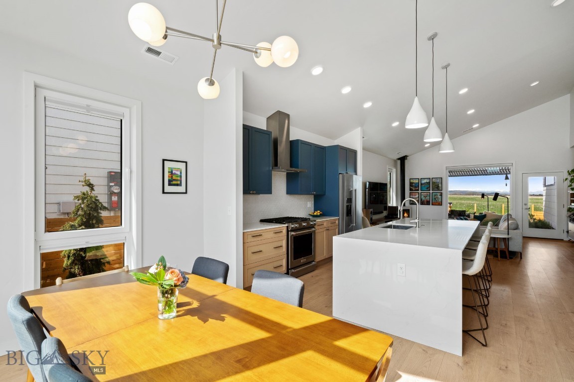 Bozeman, Montana 59718, United States, 3 Bedrooms Bedrooms, ,3 BathroomsBathrooms,Residential,Contingent,128215