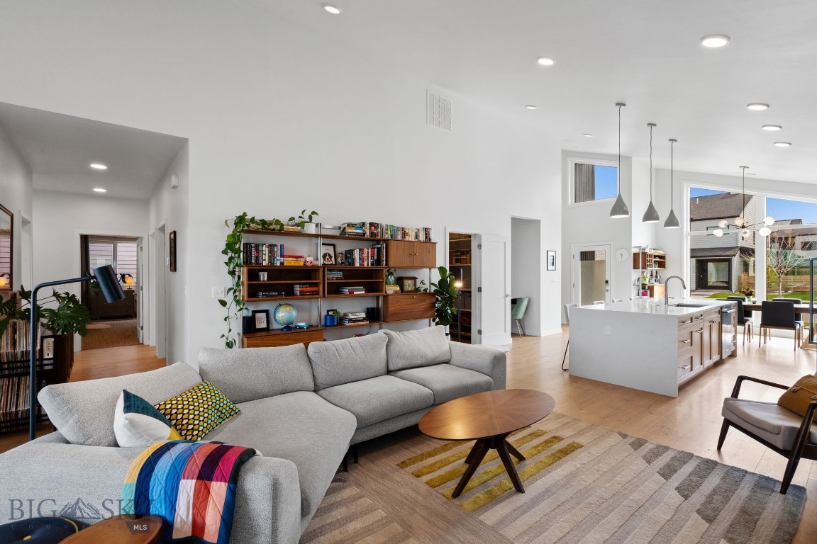 Bozeman, Montana 59718, United States, 3 Bedrooms Bedrooms, ,3 BathroomsBathrooms,Residential,Contingent,128215