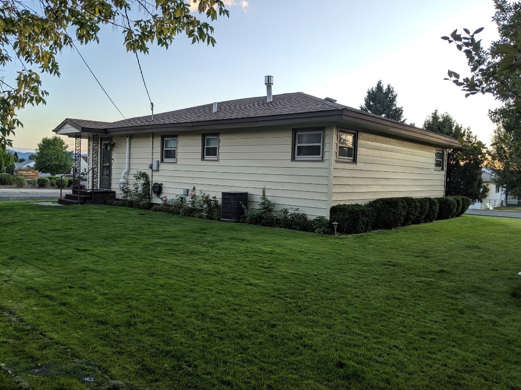 Butte, Montana 59701, United States, 4 Bedrooms Bedrooms, ,2 BathroomsBathrooms,Residential,Contingent,29898