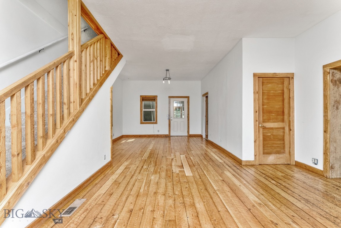 3205 W Babcock 1