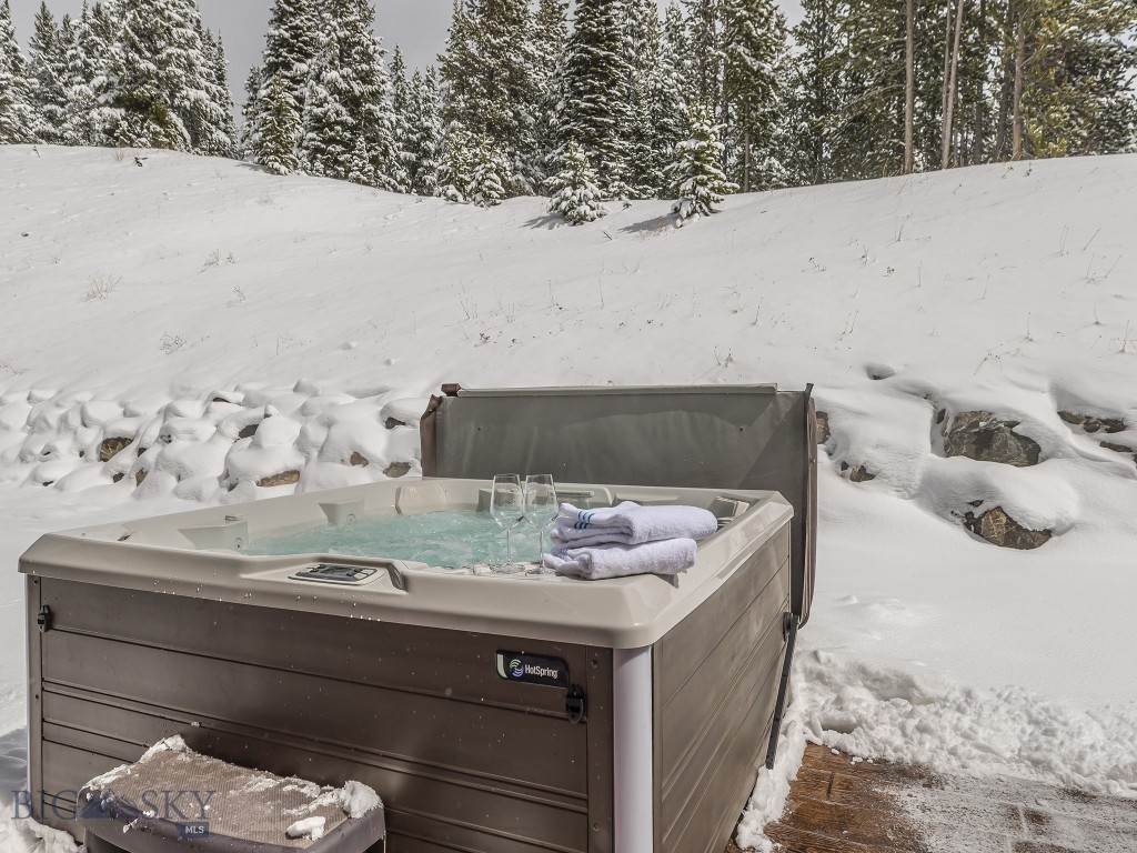 Alpenglow Condo - Residential