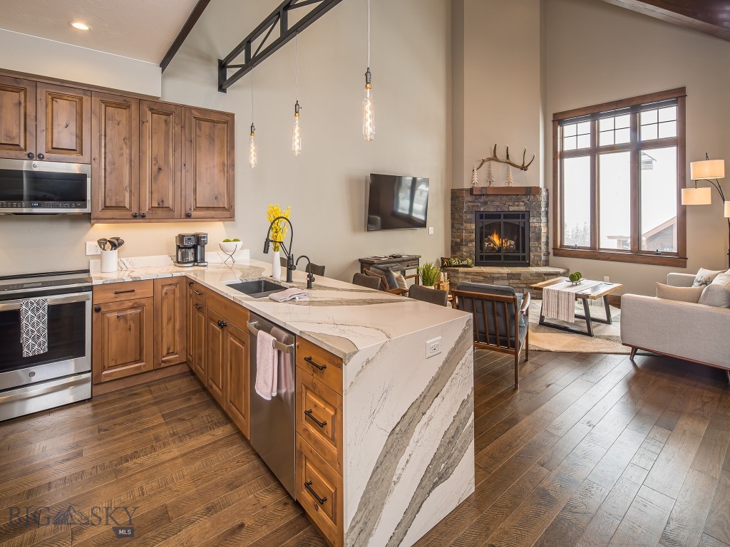 Alpenglow Condo - Residential