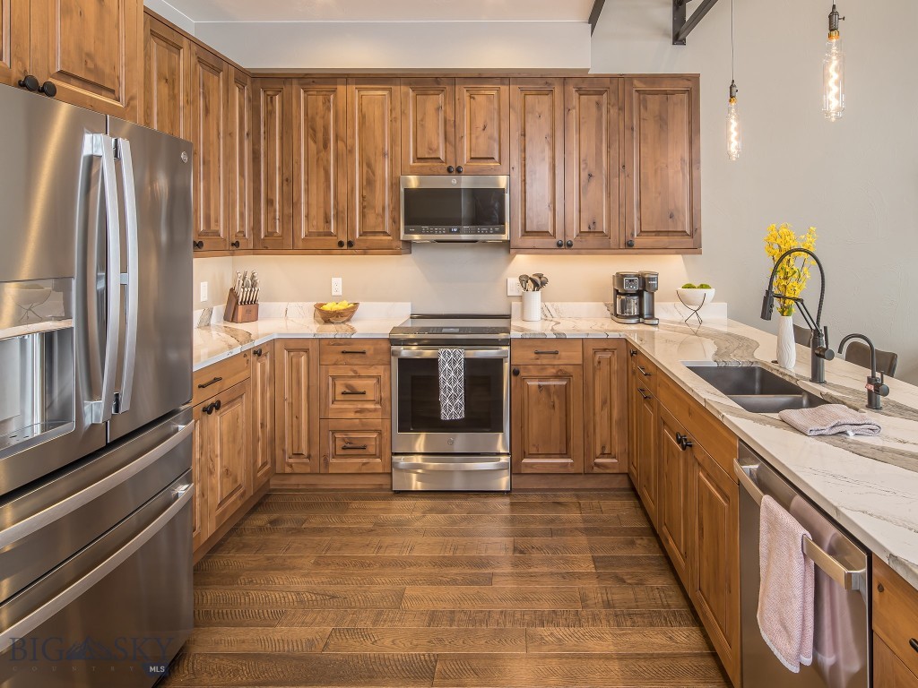 Alpenglow Condo - Residential