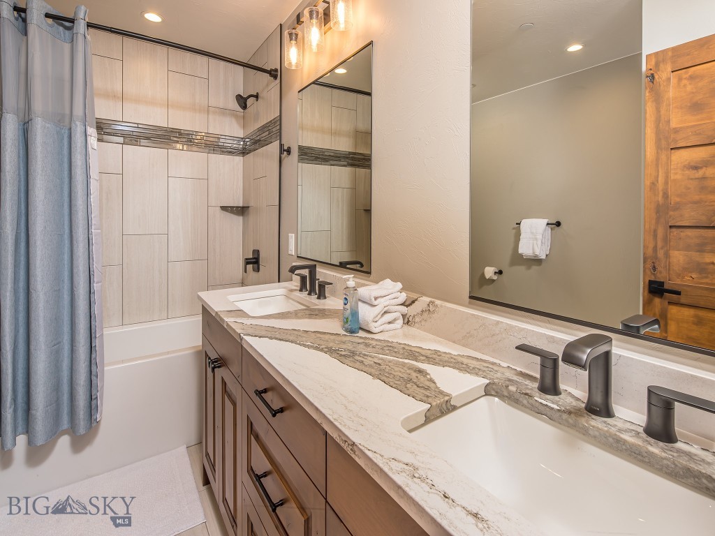 Alpenglow Condo - Residential