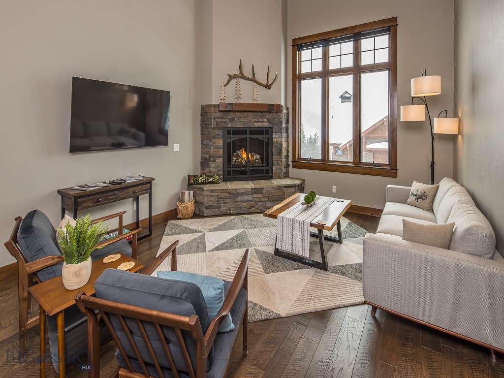 Alpenglow Condo - Residential