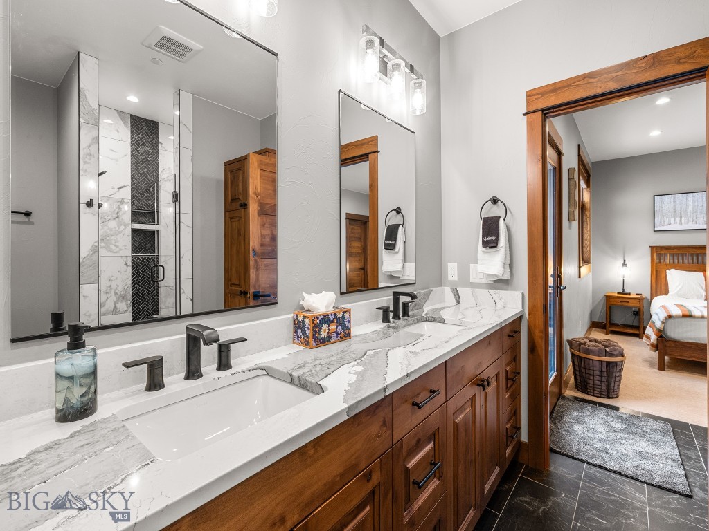 Alpenglow Condo - Residential