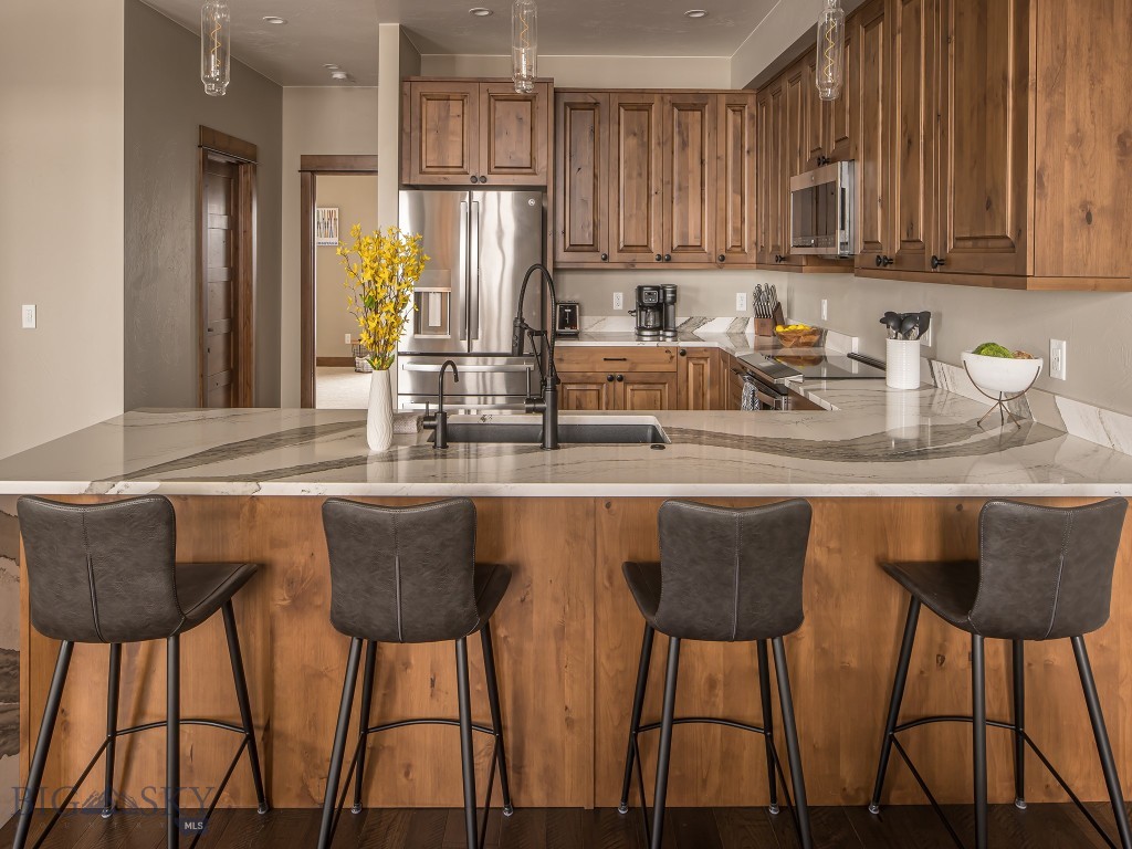 Alpenglow Condo - Residential