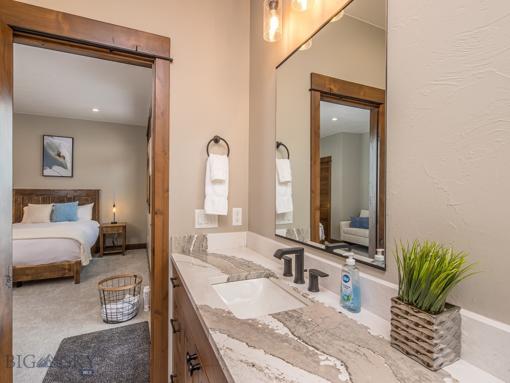 Alpenglow Condo - Residential