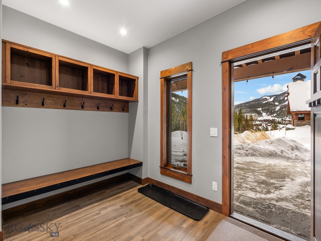 Alpenglow Condo - Residential