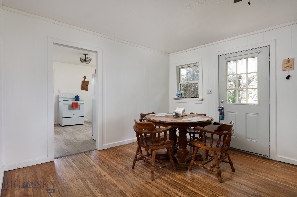 301 W Main