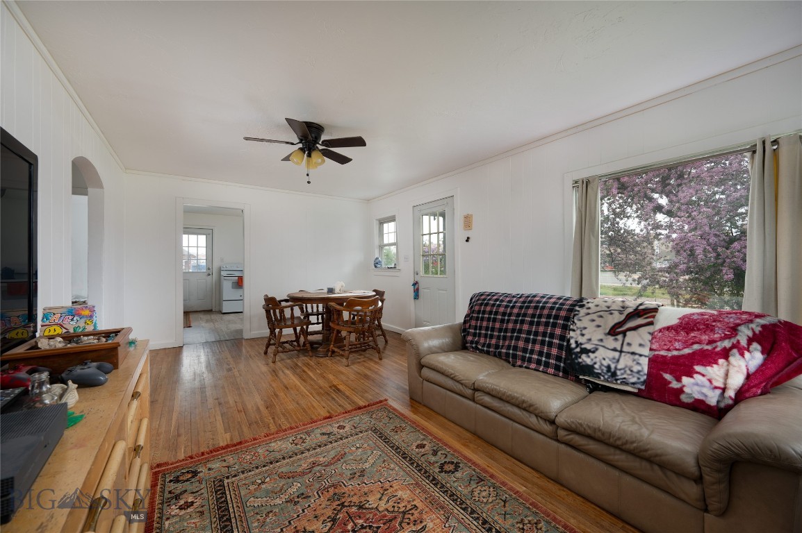 301 W Main