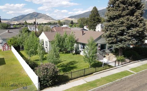 Photo of 2821 Edwards St, Butte, MT 59701 (MLS # 407738)