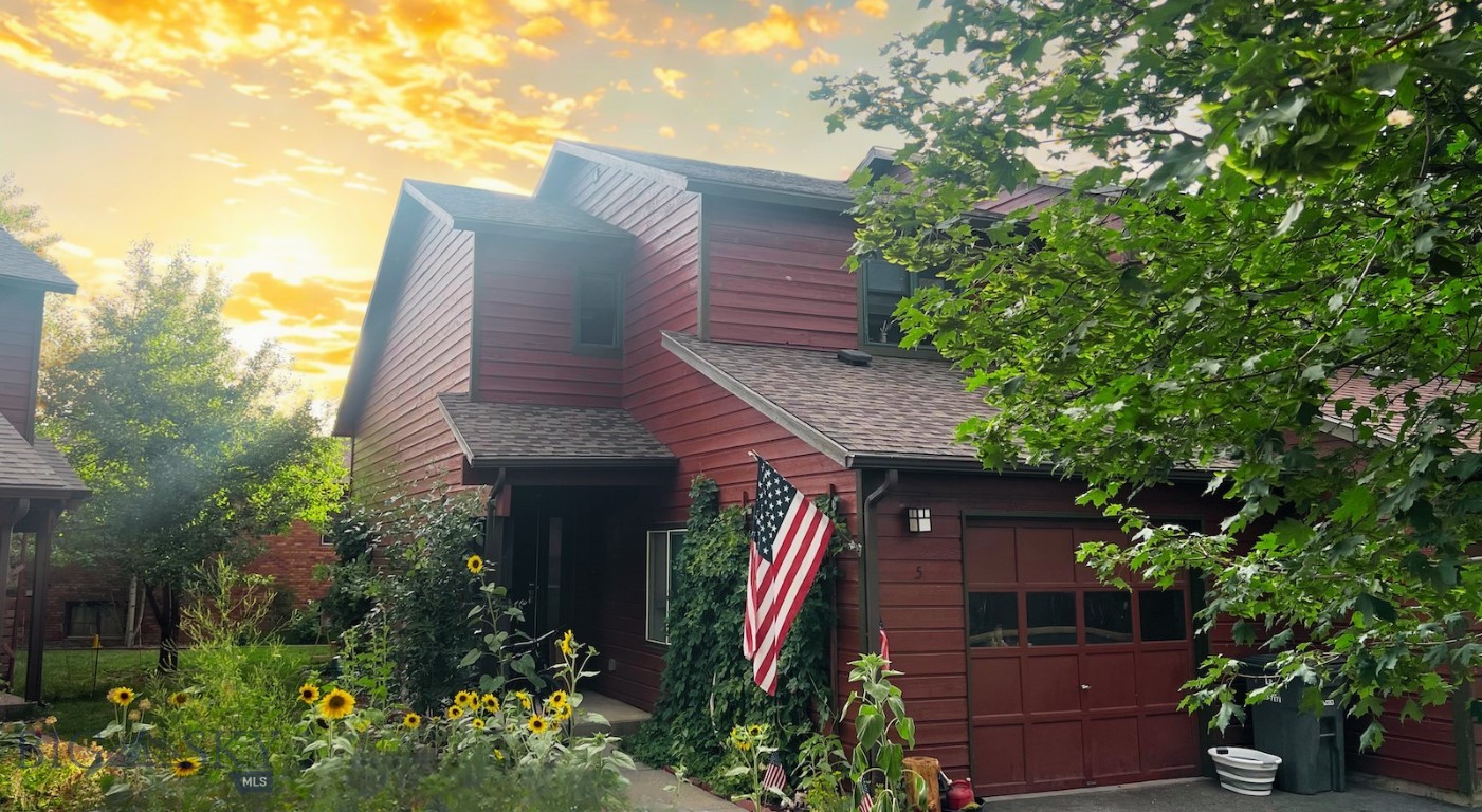 Beautifully remodeled 3 bedroom, 2 bath townhouse on the Southside, close to MSU and all that downtown has to offer. Perfect for college students, small family, or the investor. Oak cabinets, laminate flooring, Trex deck with storage shed, fresh exterior paint, vaulted ceiling, and quiet neighborhood makes this a must see! Garage converted into a bedroom with half bath and there is still enough room in the garage for a workspace or storage. Seller is offering a $10,000 credit to Buyer with an acceptable offer. Don't miss this opportunity!