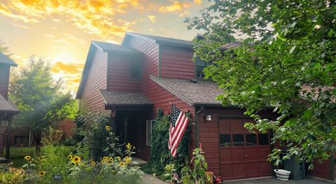 Photo of 1601 W Olive St #5, Bozeman, MT 59715 (MLS # 404399)