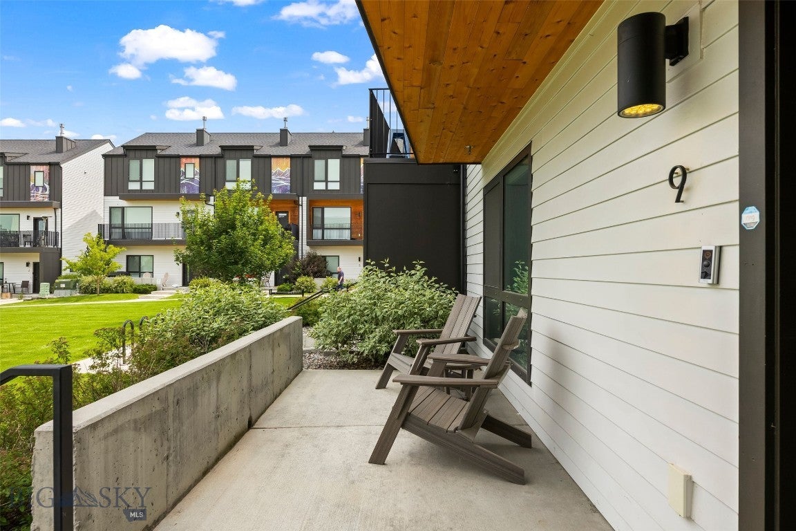 544 Enterprise Boulevard 9