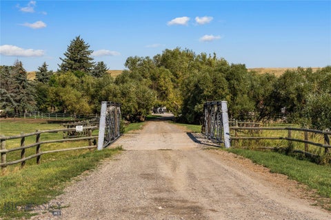 Photo of 8555 Camp Creek Road, Manhattan, MT 59741 (MLS # 404443)